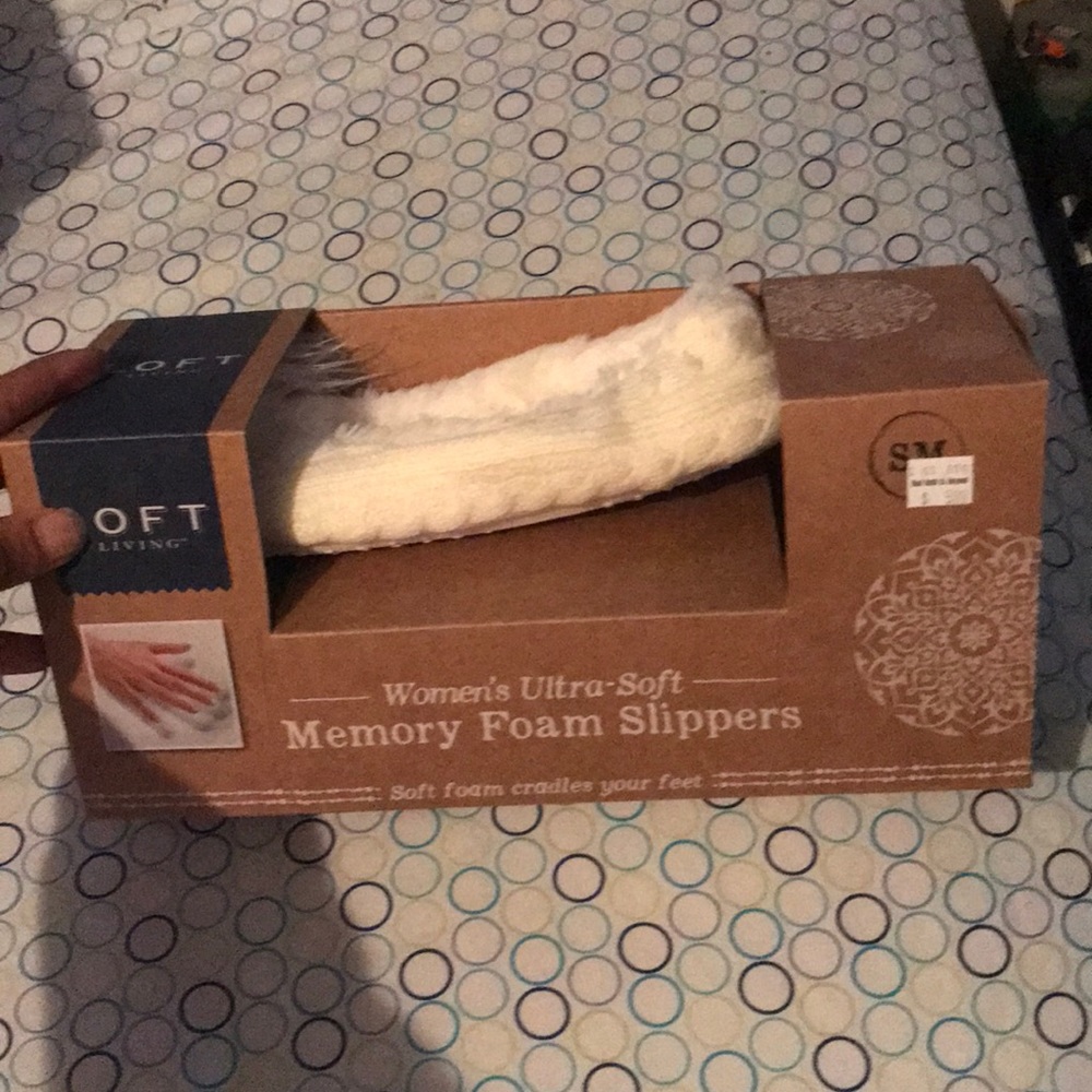Women’s ultra-soft memory foam slippers